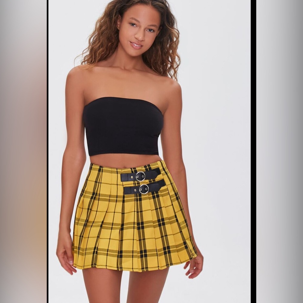 Dual buckled pleated plaid skirt